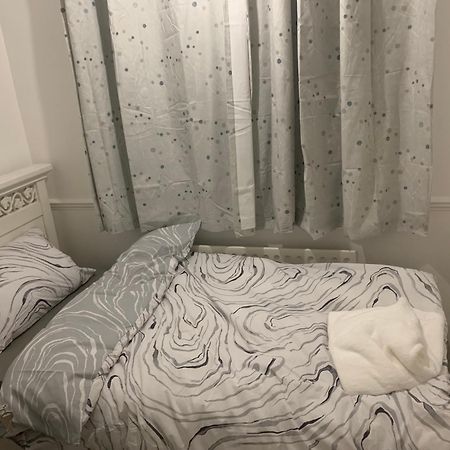 At Apex House Single Room Horndon-on-the-Hill Esterno foto